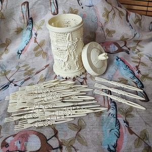 Hong Kong Molded Plastic Cream Vintage Appetizer Container Forks Hors D'oeuvres